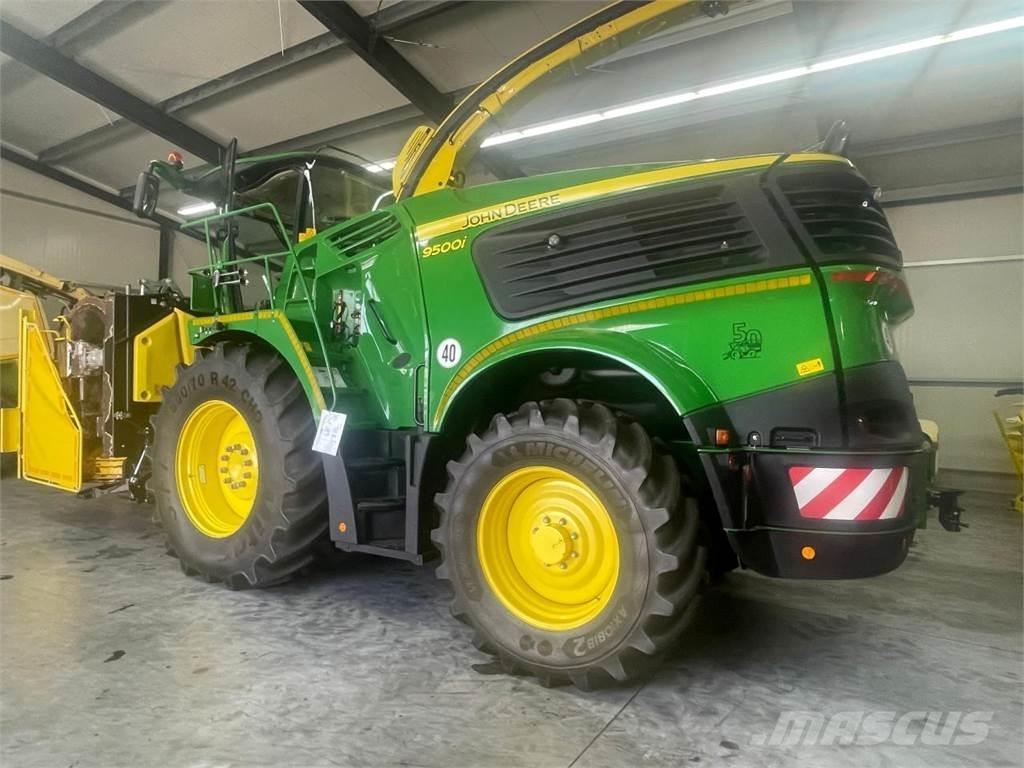 John Deere 9500 i Kendi yürür silaj makinalari