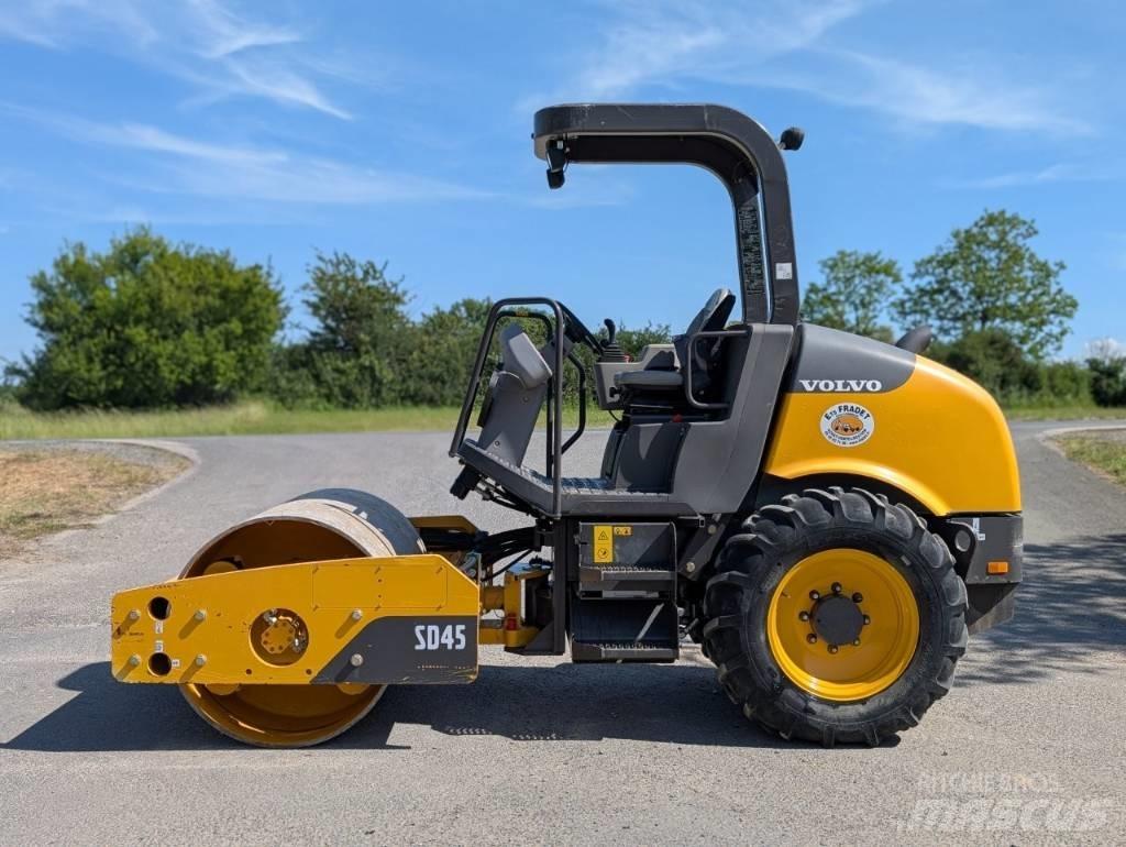 Volvo SD 45 Tek tamburlu silindirler