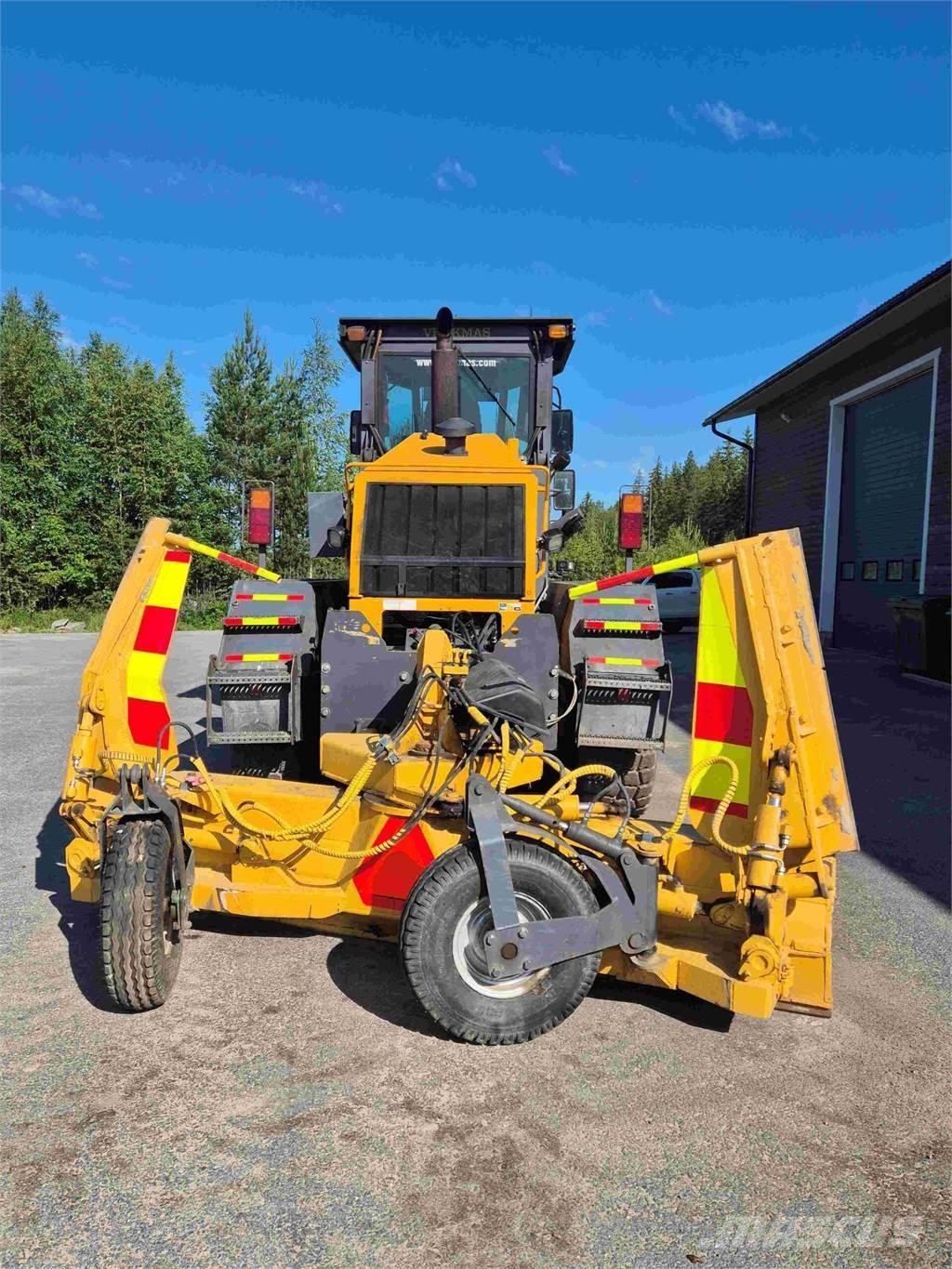 Veekmas RG 286 6WD Greyderler