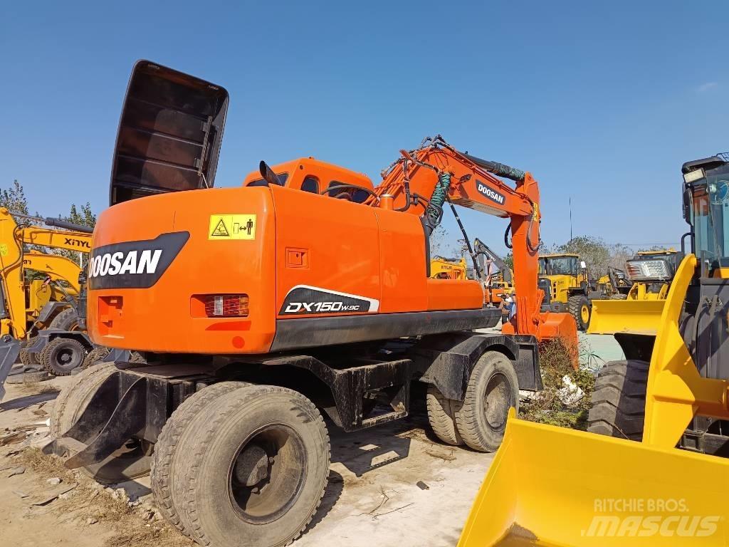 Doosan DH 150 W-7 Lastik tekerli ekskavatörler