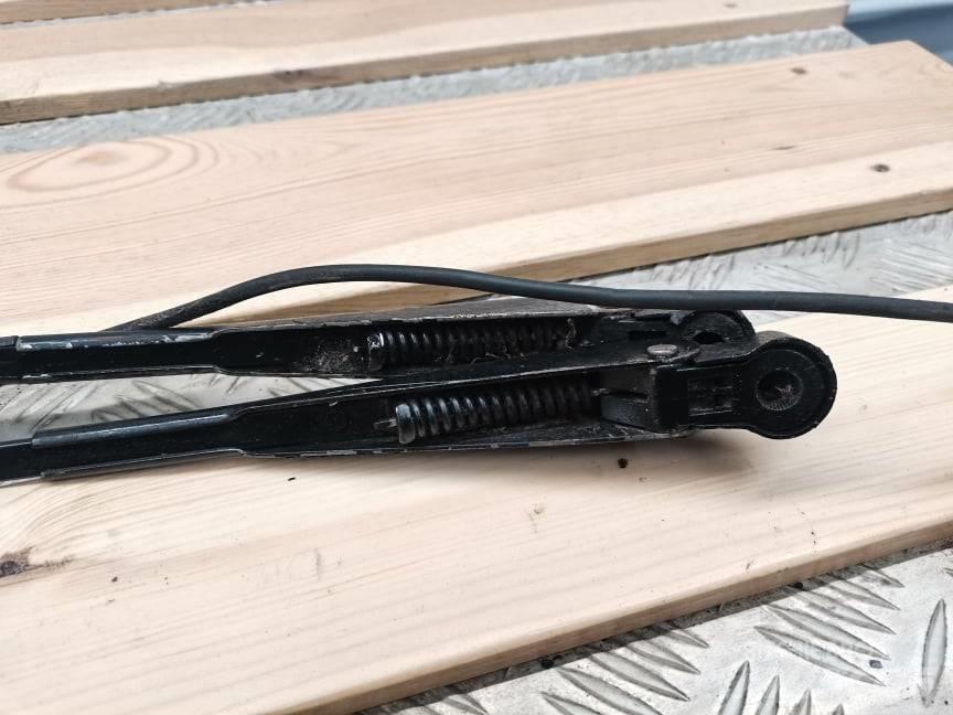 Manitou MLT .... wiper Kabin