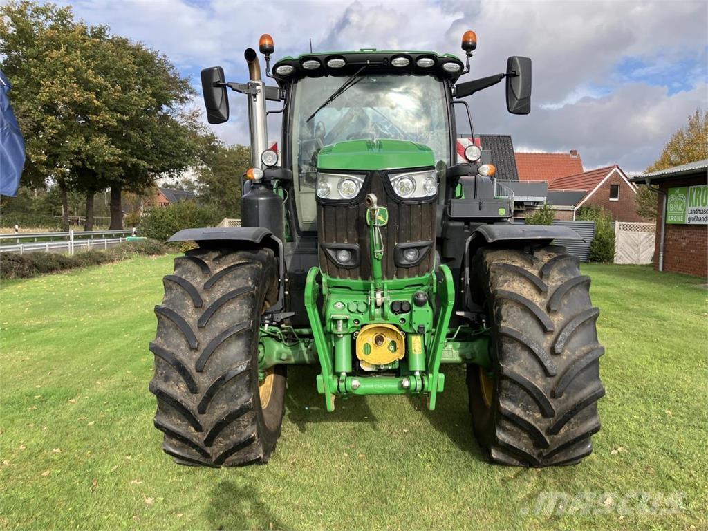 John Deere 6215R Traktörler