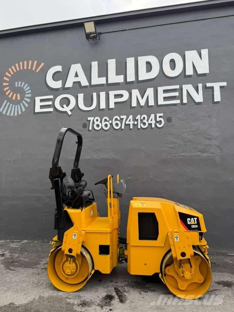 CAT CB 24 Çift tamburlu silindirler