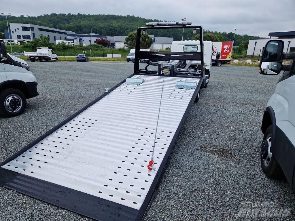 Nissan 35.13 Panel vanlar