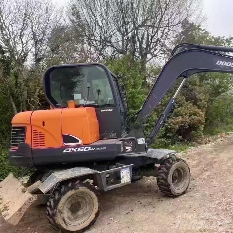 Doosan dx60w Lastik tekerli ekskavatörler