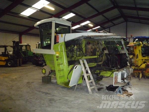 CLAAS 800 series Ot, samanlık ve yem makinesi aksesuarları