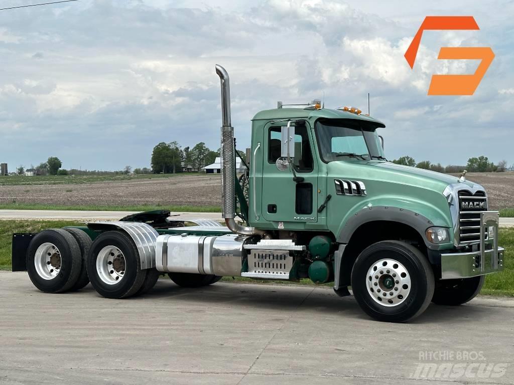 Mack GU713 Çekiciler
