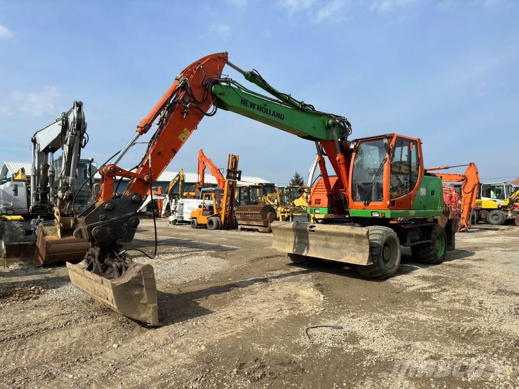 New Holland MH Plus Lastik tekerli ekskavatörler