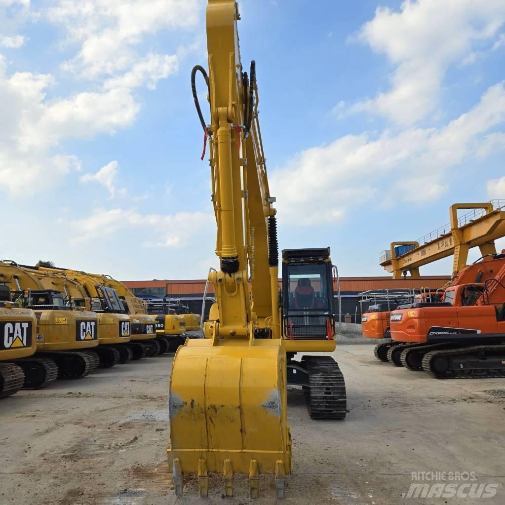 Komatsu PC 200-8 Paletli ekskavatörler