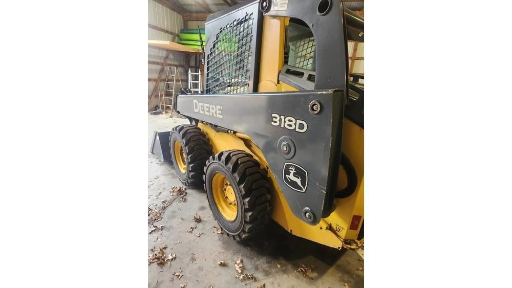 John Deere 318 D Skid steer loderler