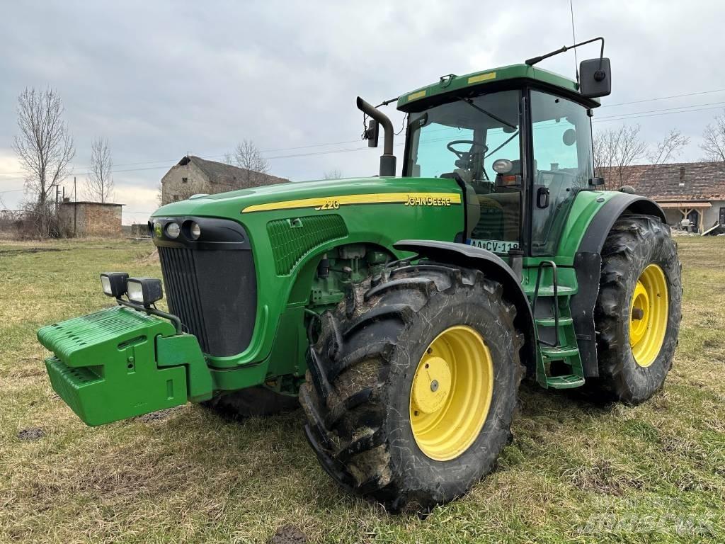 John Deere 8220 Traktörler