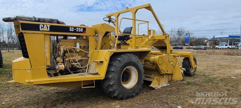 CAT SS 250 B Zemin sıkıştırma makineleri