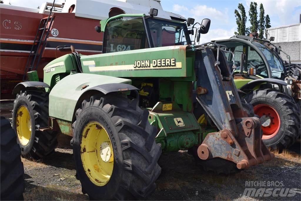 John Deere 3200 Teleskopik personel platformları