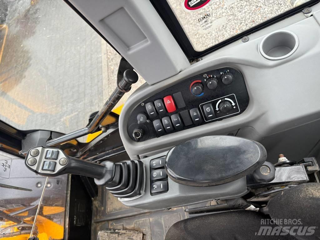 JCB TM 320 Tarimsal teleskopik yükleyiciler