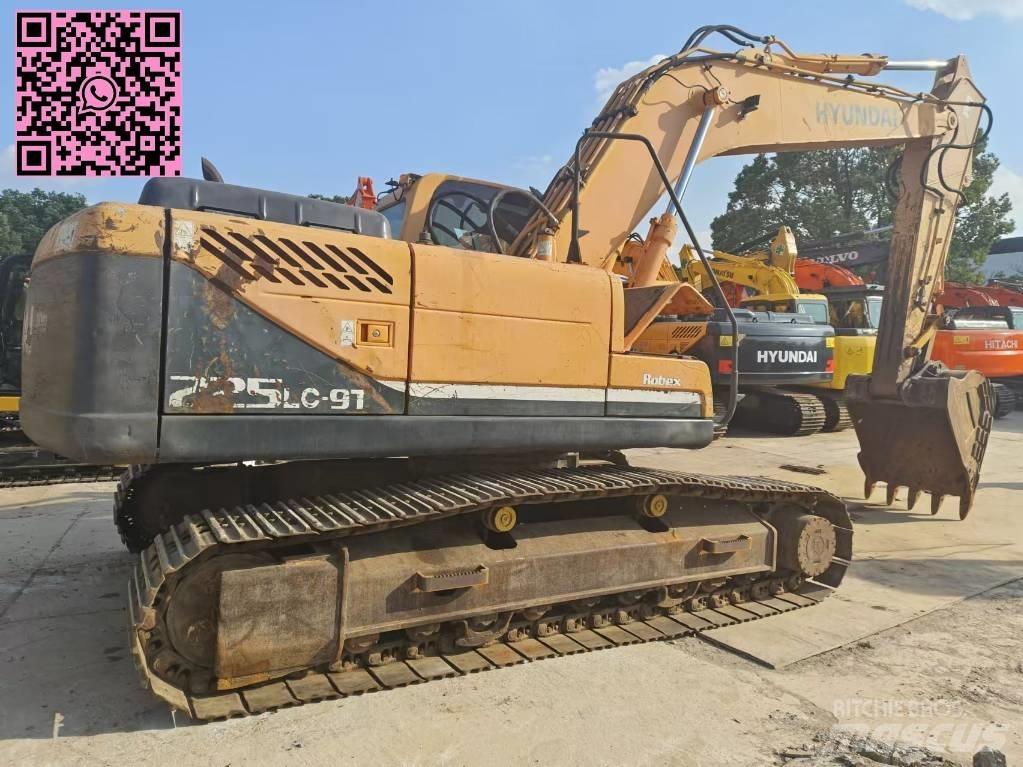 Hyundai 225 Paletli ekskavatörler