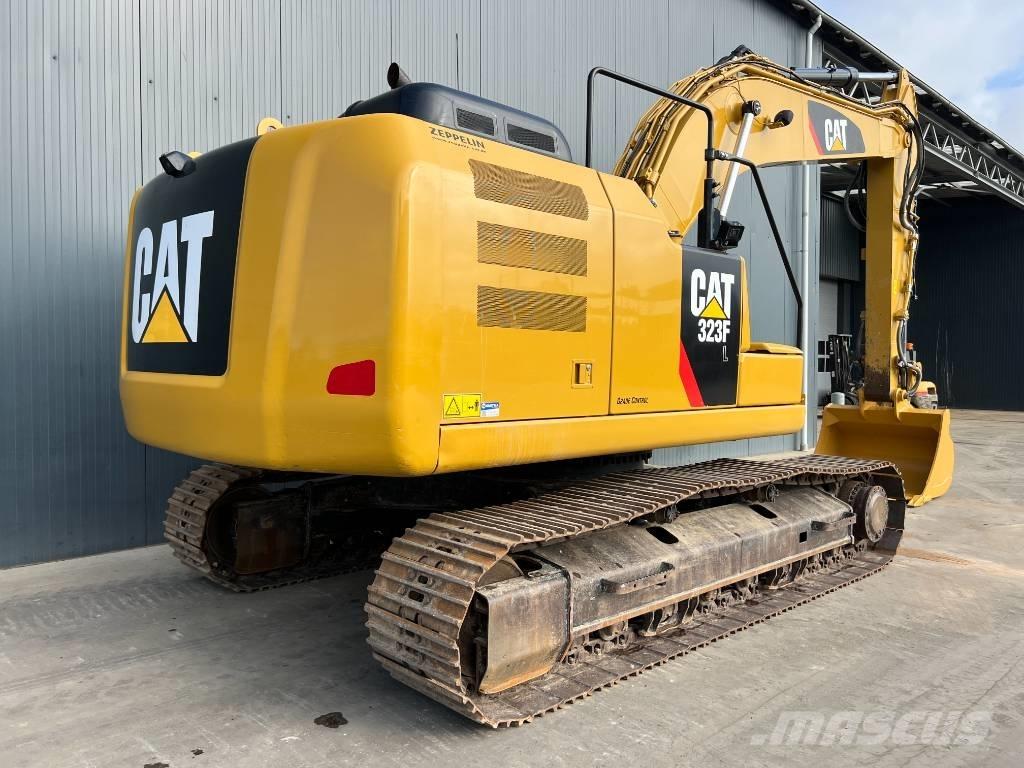 CAT 323F L Paletli ekskavatörler