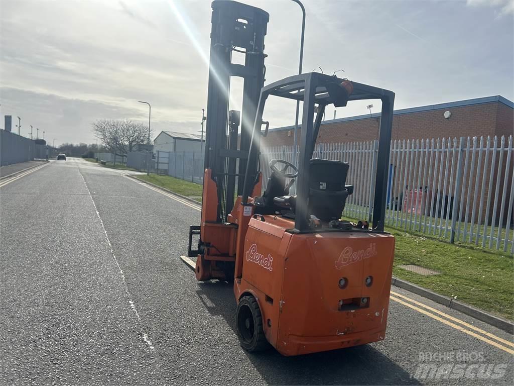  B315-73SS Dar koridor forklifti