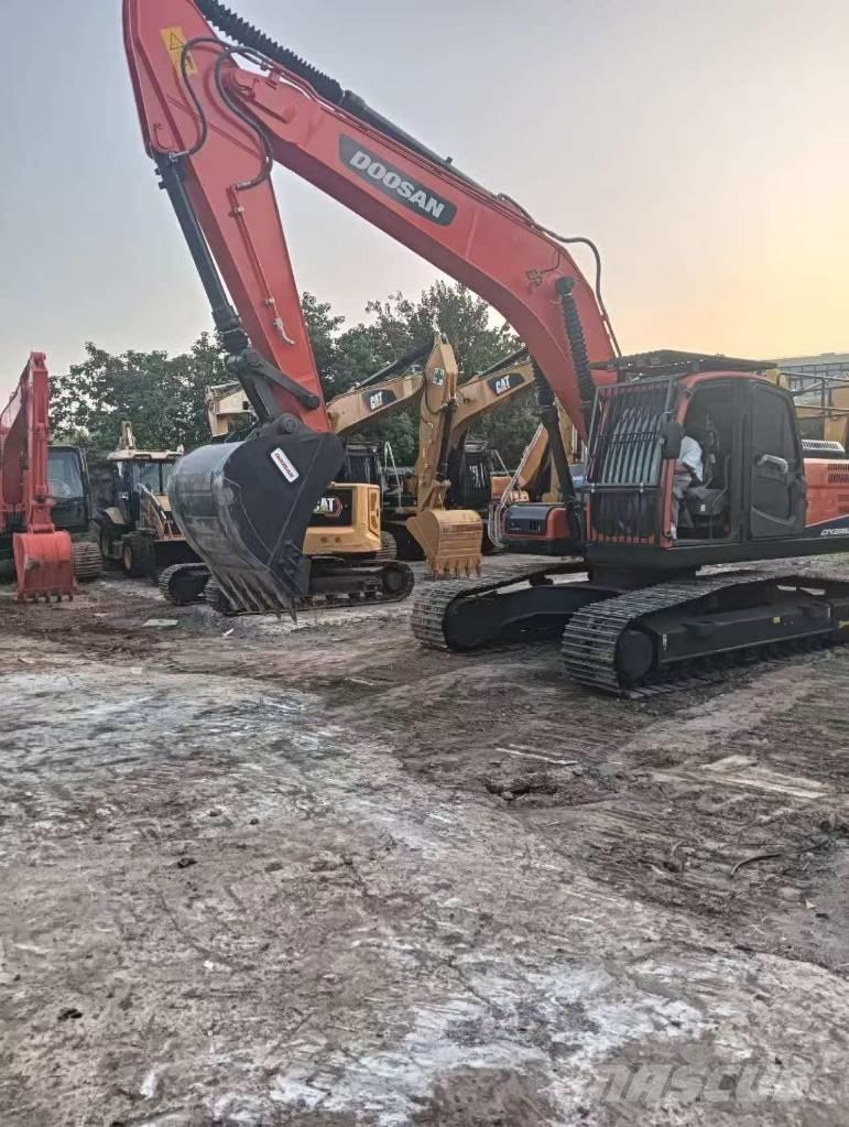 Doosan DX 225 LC-9C Paletli ekskavatörler
