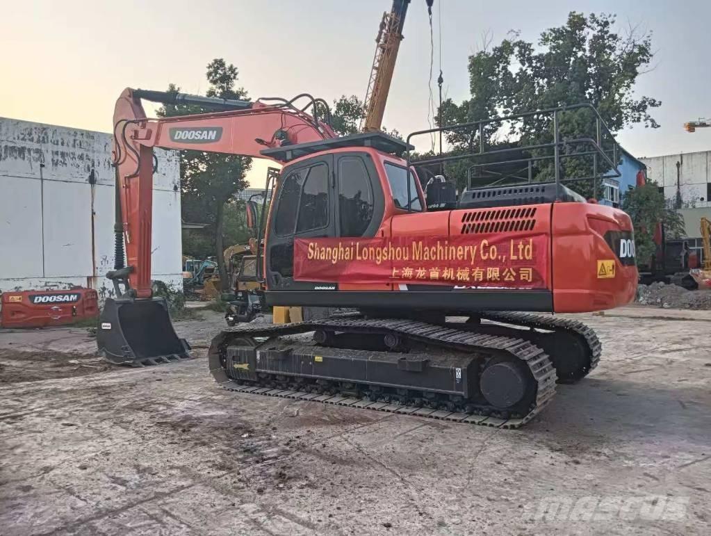 Doosan DX 225 LC-9C Paletli ekskavatörler