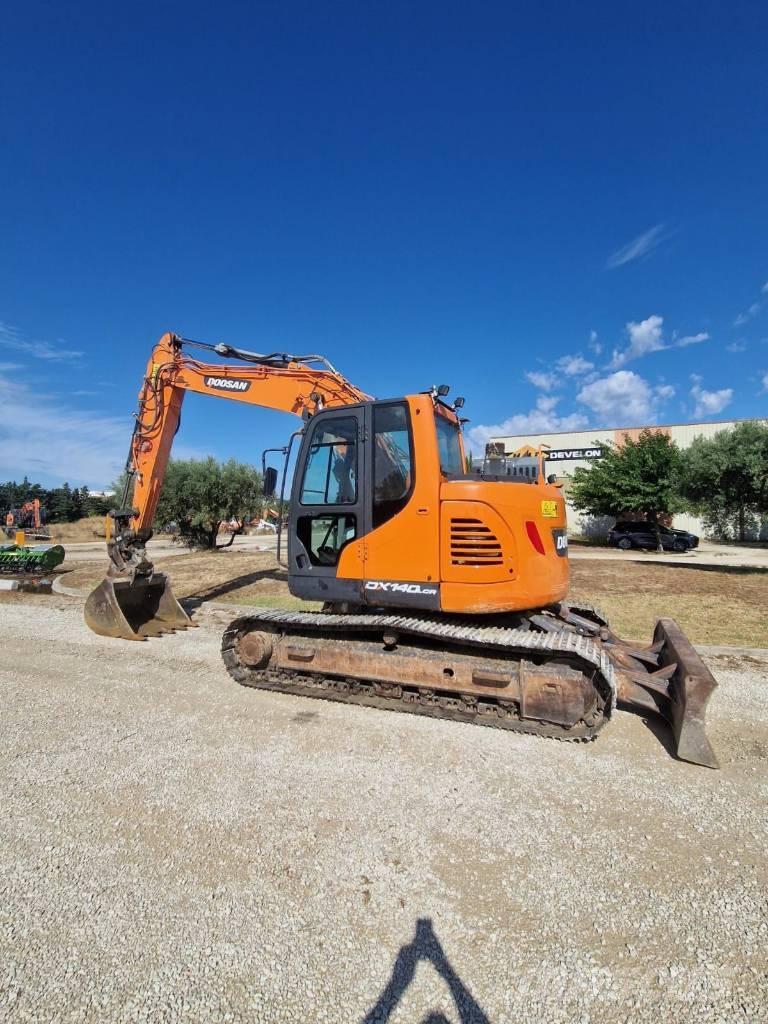 Doosan DX 140 LCR Paletli ekskavatörler