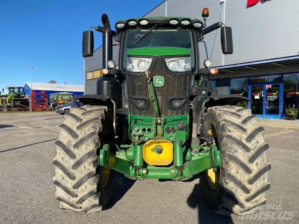 John Deere 6215 R Traktörler
