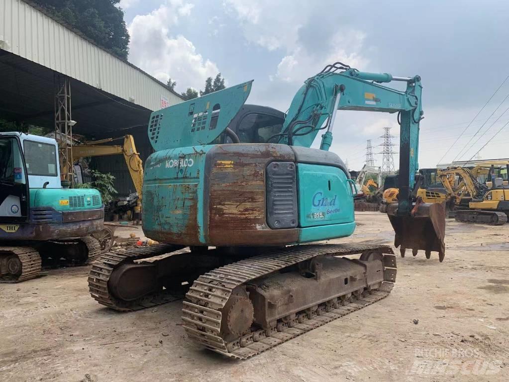 Kobelco SK 135 Paletli ekskavatörler