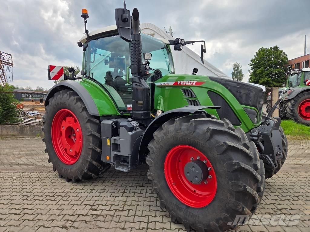Fendt 724 Vario Traktörler