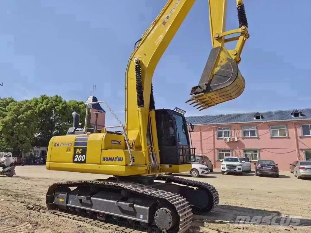 Komatsu PC 200-8 Paletli ekskavatörler