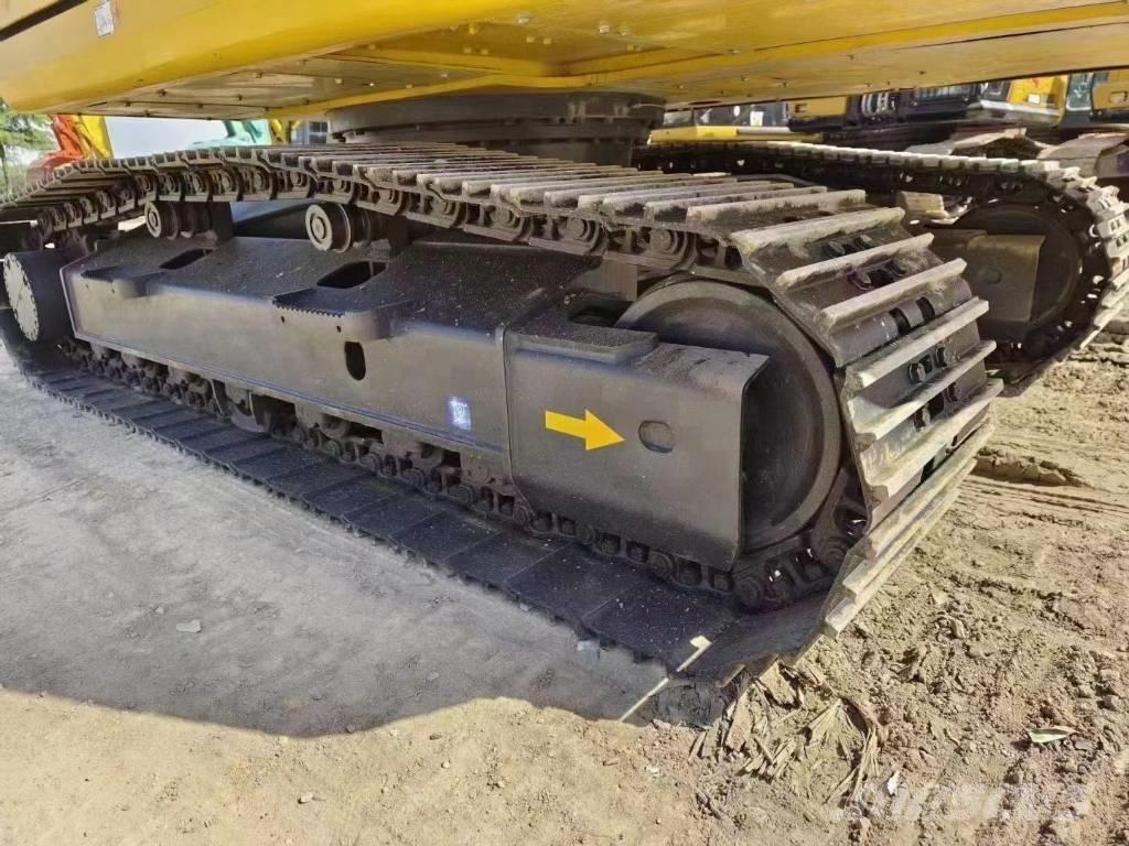 Komatsu PC 200-8 Paletli ekskavatörler