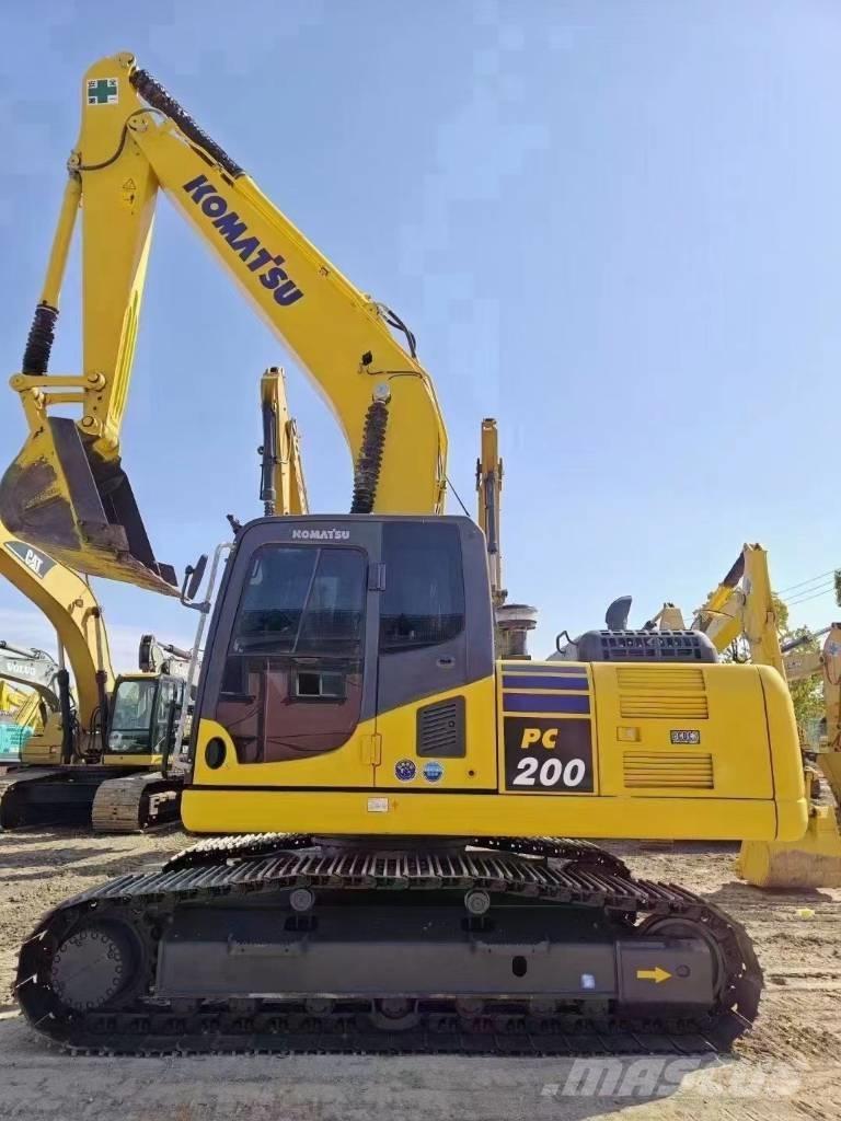 Komatsu PC 200-8 Paletli ekskavatörler