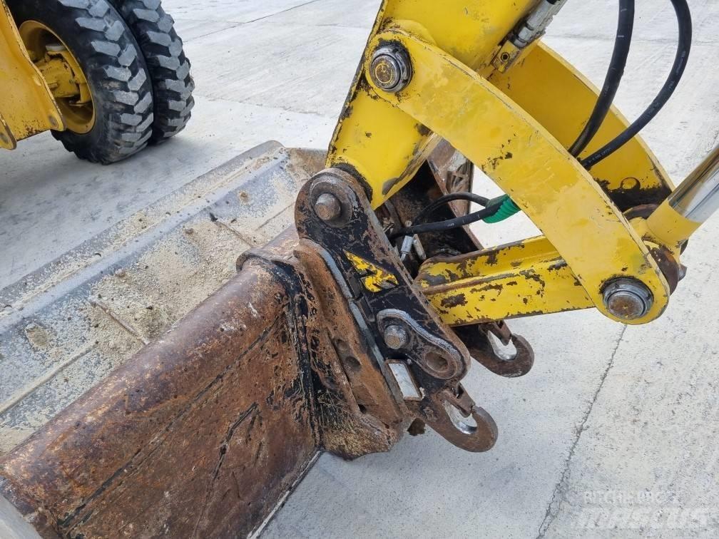 Komatsu PW 118 MR-8 Lastik tekerli ekskavatörler