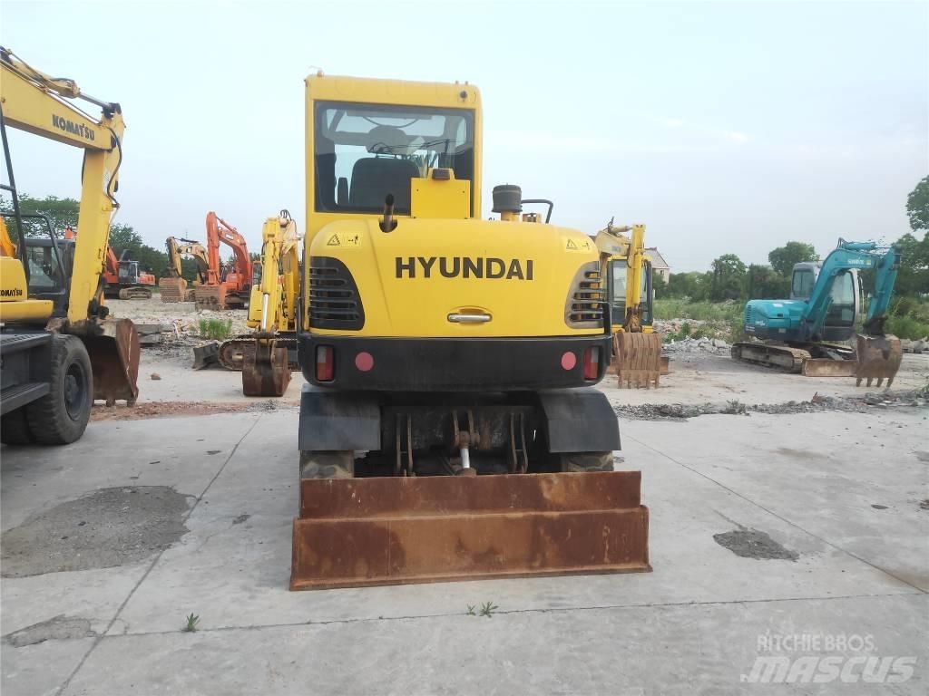 Hyundai R60W-7 Lastik tekerli ekskavatörler