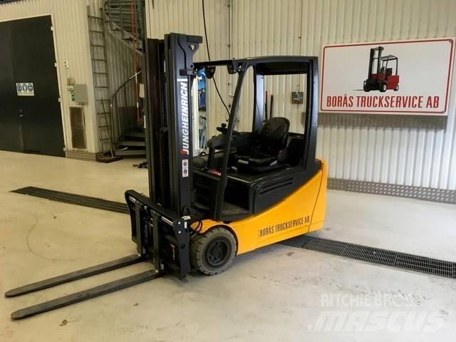 Jungheinrich EFG 220 Elektrikli forkliftler