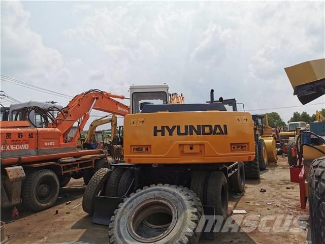 Hyundai R130WD Paletli ekskavatörler