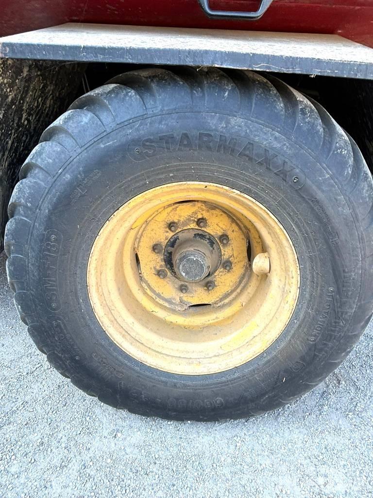 New Holland D 1210 Küp balya makinalari