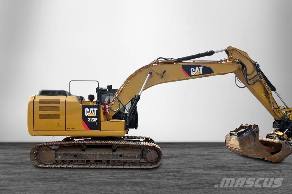 CAT 323 F Paletli ekskavatörler