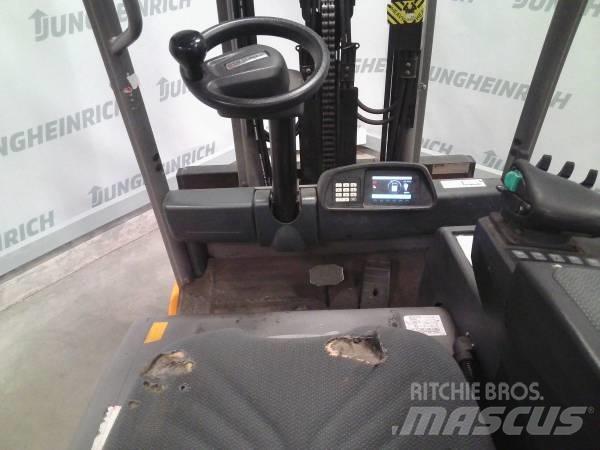 Jungheinrich EFG 320 Elektrikli forkliftler