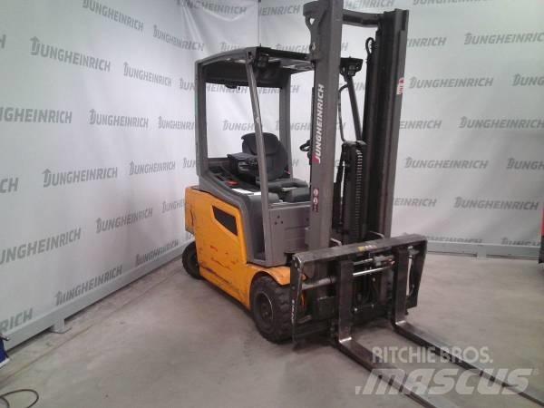 Jungheinrich EFG 320 Elektrikli forkliftler