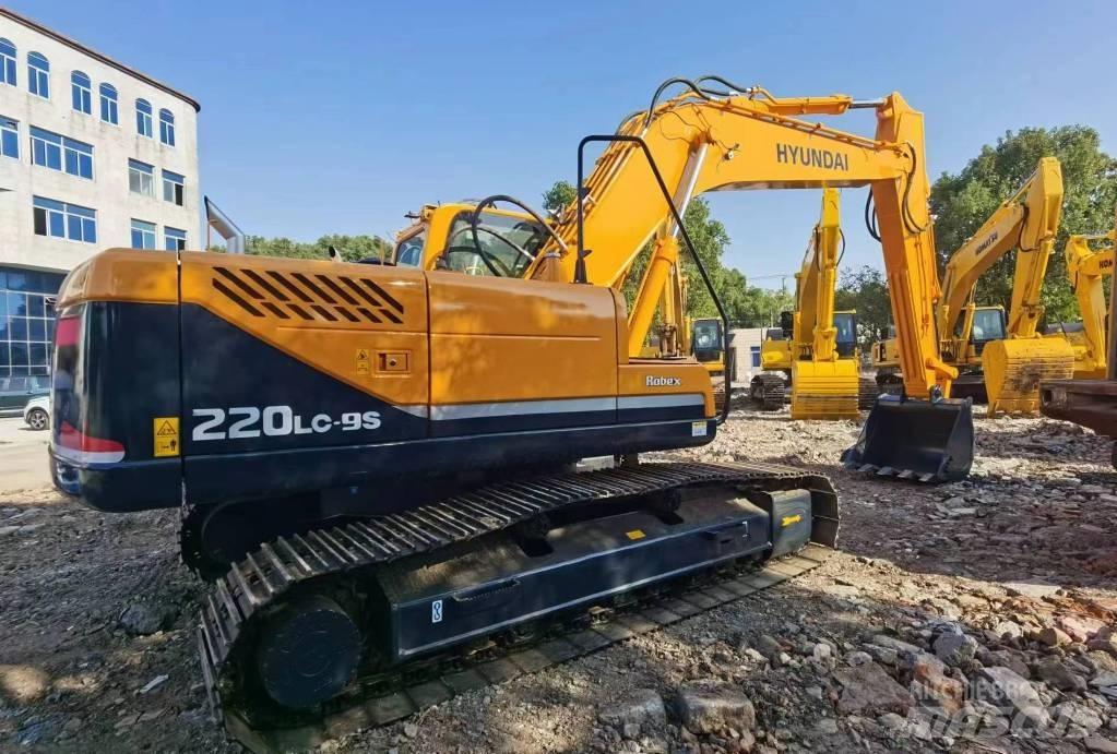 Hyundai R220LC-9S Lastik tekerli ekskavatörler