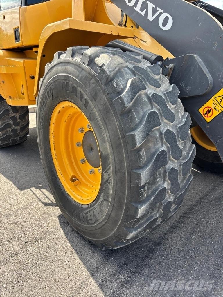 Volvo L 30 G Tekerlekli yükleyiciler