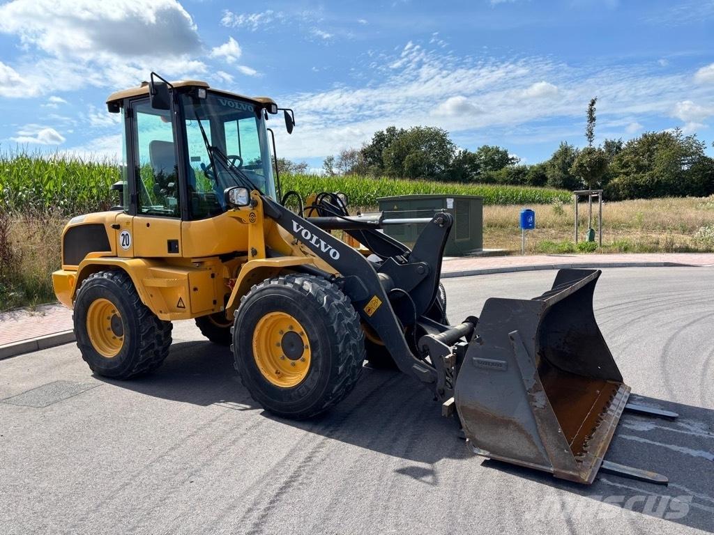 Volvo L 30 G Tekerlekli yükleyiciler