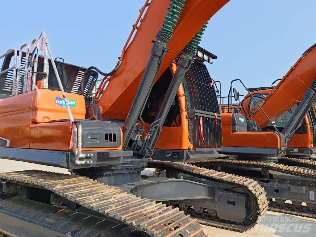 Doosan DX300-9 Paletli ekskavatörler