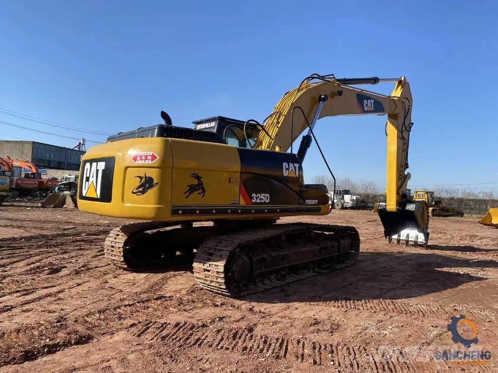 CAT 325 D Paletli ekskavatörler