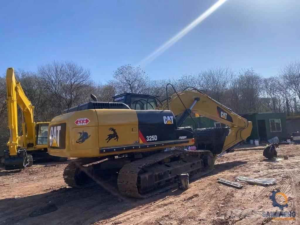 CAT 325 D Paletli ekskavatörler