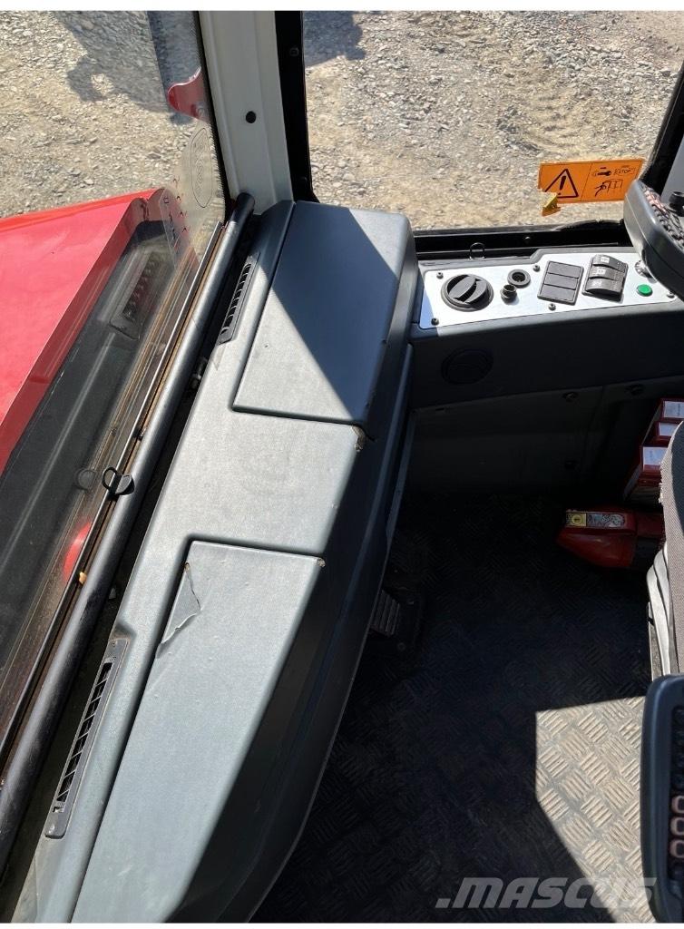 Komatsu 845 Tomruk yükleyici traktörler