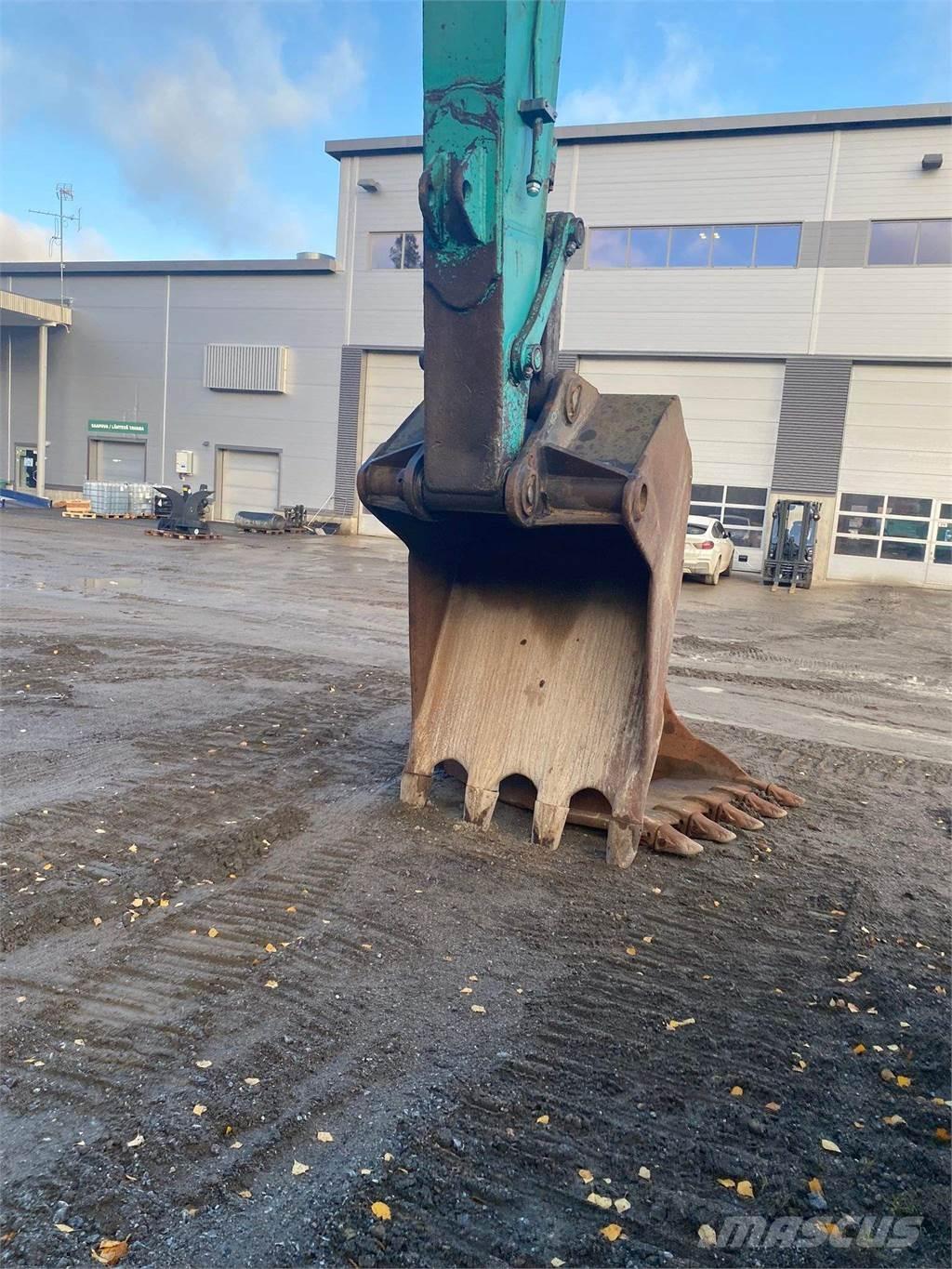 Kobelco SK330LC-6E Paletli ekskavatörler