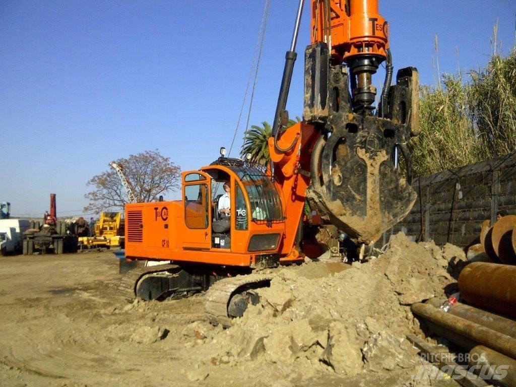 Tescar CF8 DW Titreşimli kazık çakıcıları