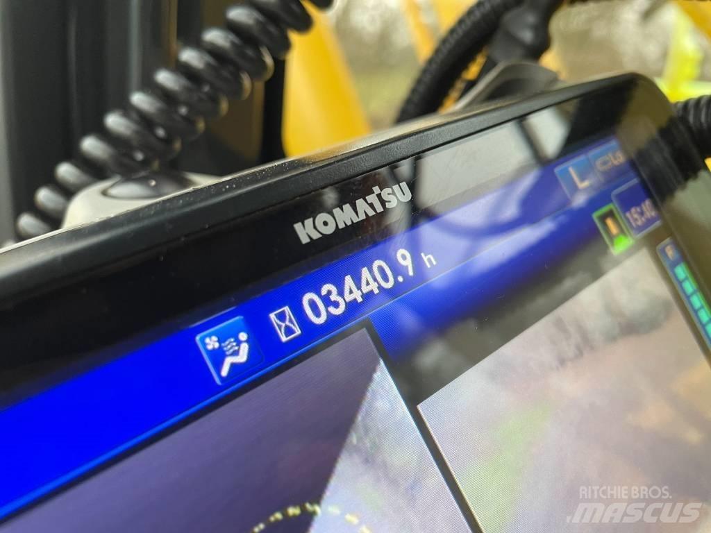 Komatsu PC 138 Uzun bomlu ekskavatörler