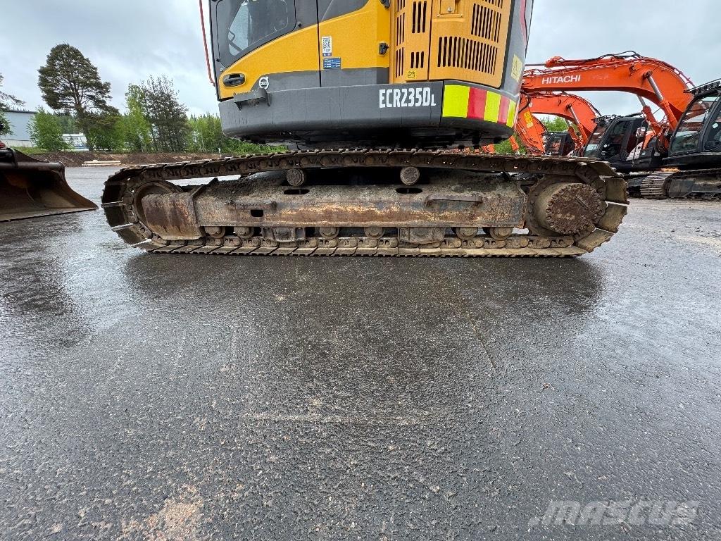 Volvo ECR 235 DL Paletli ekskavatörler
