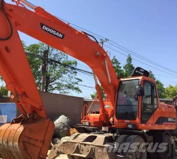 Doosan DH210W\ Lastik tekerli ekskavatörler